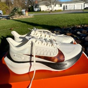 Nike zoom gravity size 7